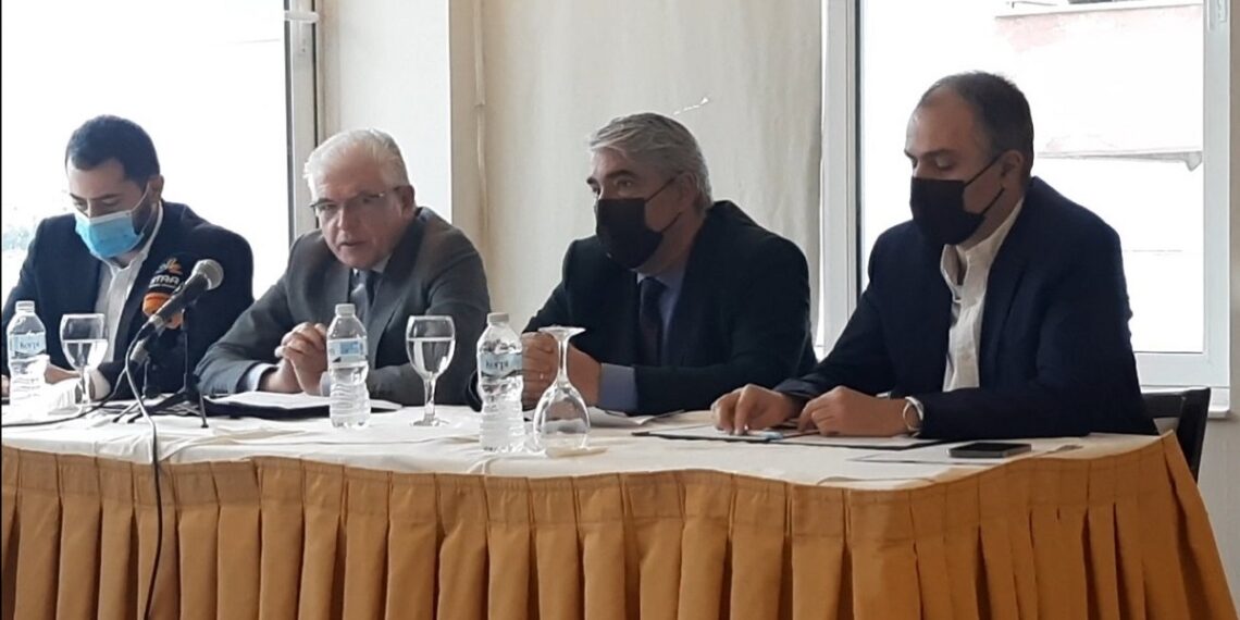 Στη Χαλκίδα ο Σίμος Κεδίκογλου – Σύσκεψη με τον πρόεδρο του ΕΛΓΑ Ανδρέα Λυκουρέντζο για τις αποζημιώσεις στους πυρόπληκτους της Β. Εύβοιας