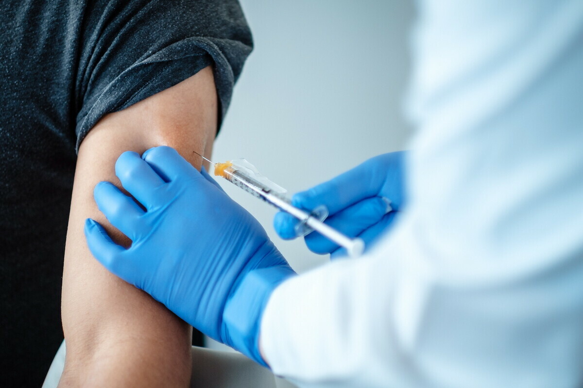 Μετάλλαξη Μποτσουάνα – ΕΜΑ: Άγνωστη η προσαρμογή των εμβολίων στη νέα παραλλαγή