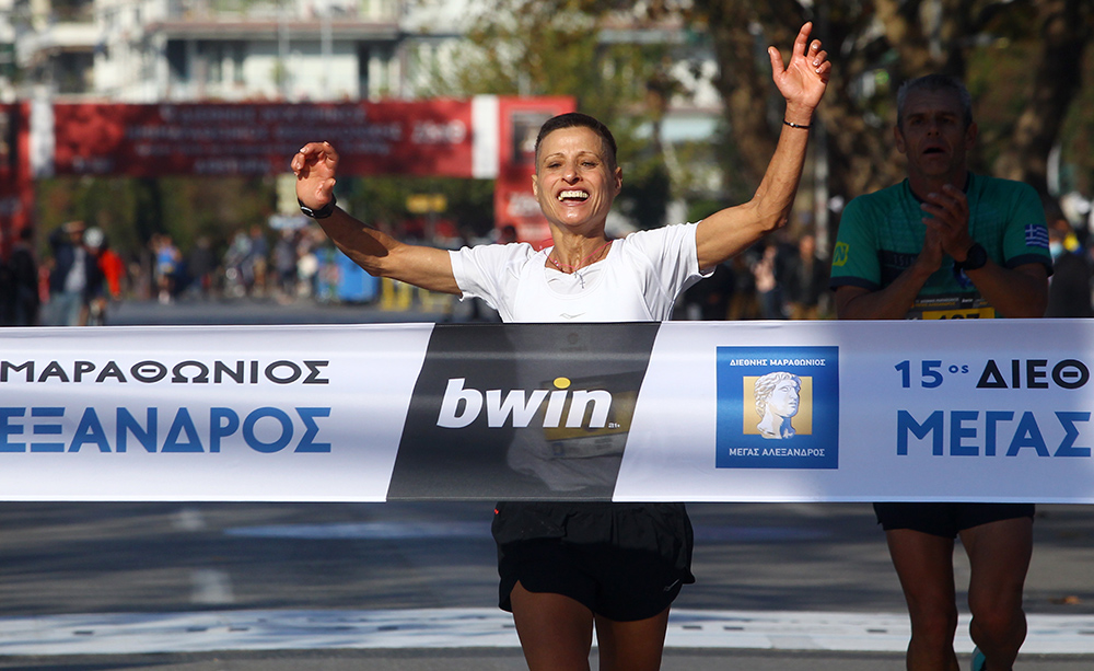 15ος Μαραθώνιος Μέγας Αλέξανδρος: Η Σόνια Τσεκίνη που πάσχει από καρκίνο και τερμάτισε πρώτη