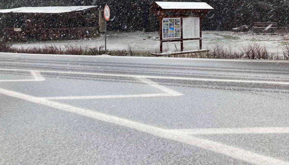 Απίστευτο! Έπεσαν τα πρώτα χιόνια στην Περιφέρεια Στερεάς Ελλάδας – Δείτε που