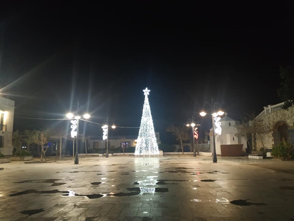 Χριστούγεννα στη Σκύρο: Ανάβει σήμερα το δέντρο ο δήμαρχος του νησιού