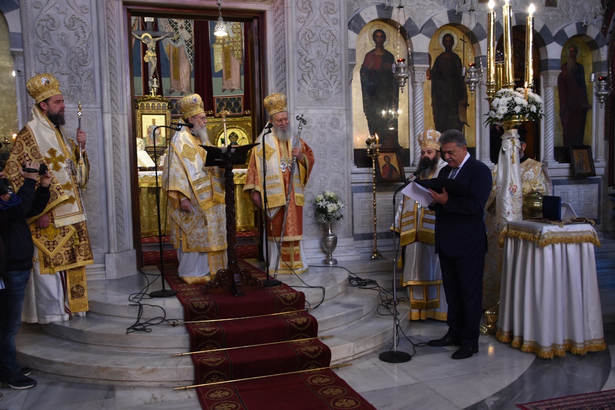 Ο Μητροπολίτης Χαλκίδος στη βράβευση του Μητροπολίτου Κορίνθου