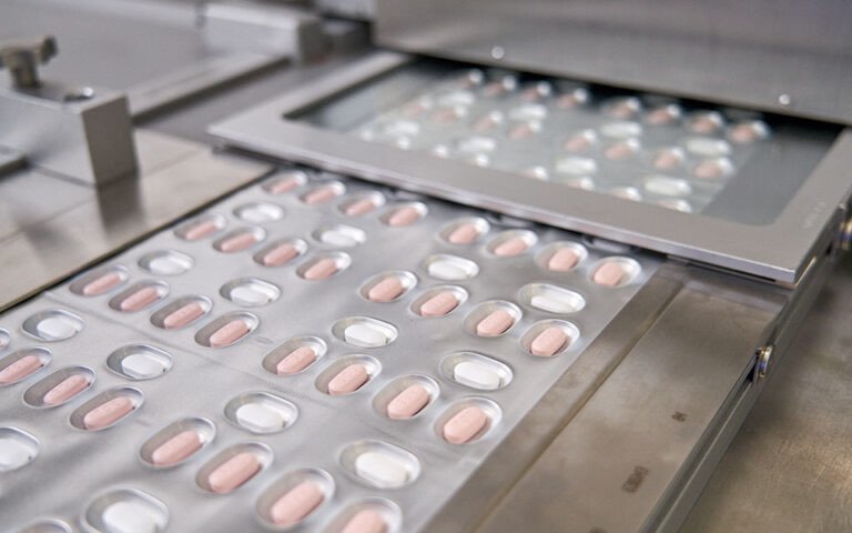 Εγκρίθηκε το χάπι της Pfizer κατά του κορονοϊού στη Βρετανία