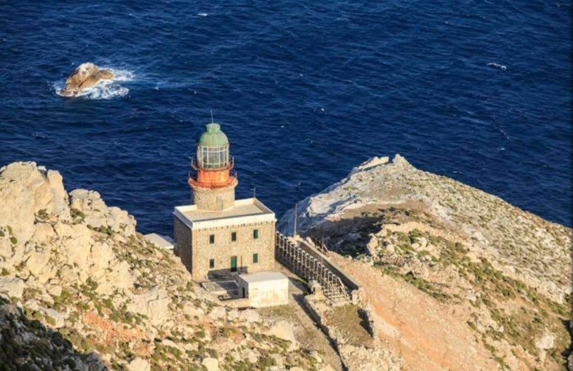 Παναγιωτόπουλος: Που οφείλεται η ελλιπής συντήρηση του φάρου στο Λιθάρι της Σκύρου