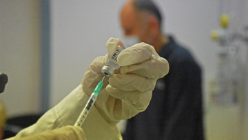 Τρίτη δόση εμβολίου: Έκτακτες ανακοινώσεις  στις 6 το απόγευμα από το Υπ. Υγείας