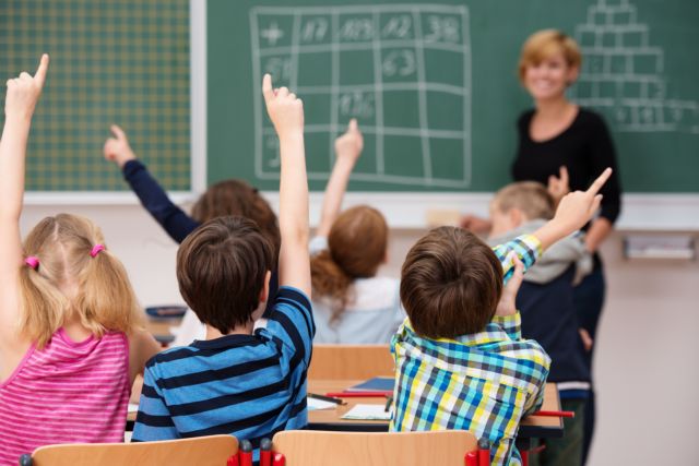 Σχολεία: Άμεσες προσλήψεις εκπαιδευτικών -Τι συζητήθηκε σε σύσκεψη στο υπουργείο Παιδείας