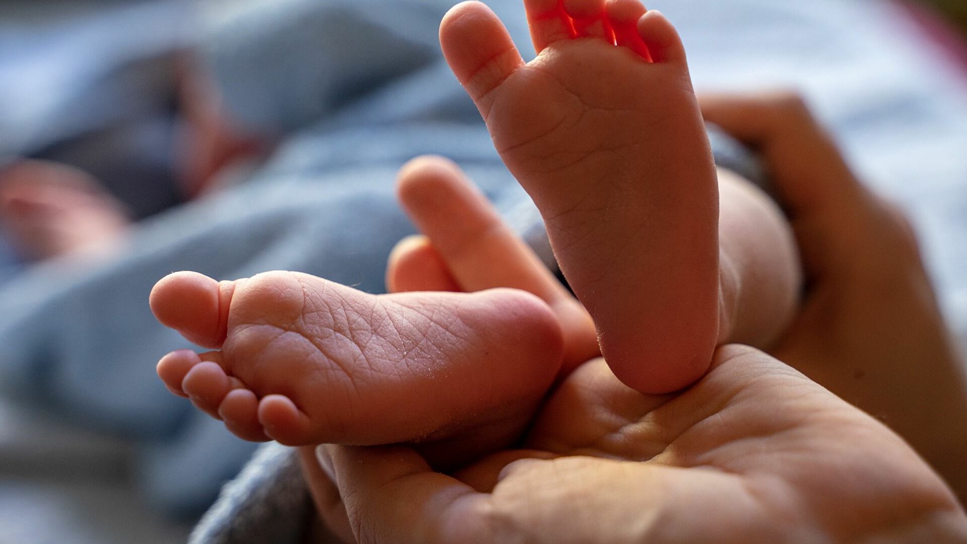 Απίστευτο: 34χρονη γέννησε πέντε ζευγάρια διδύμων με φυσιολογικό τοκετό