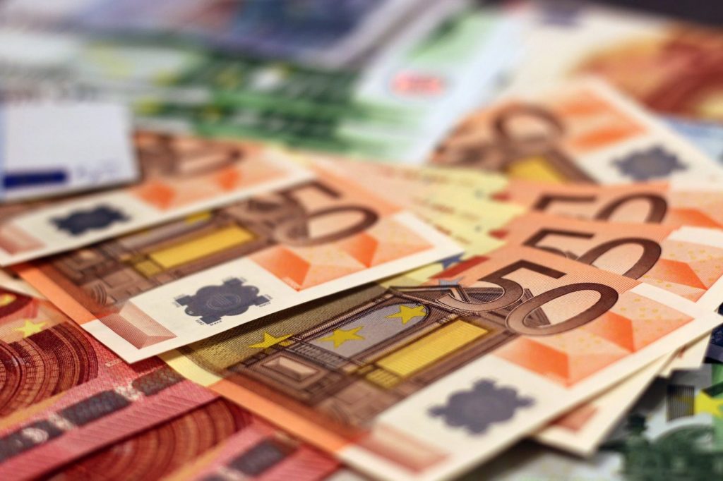 Έκτακτη επιδότηση 70-210 ευρώ στα καταχρεωμένα νοικοκυριά