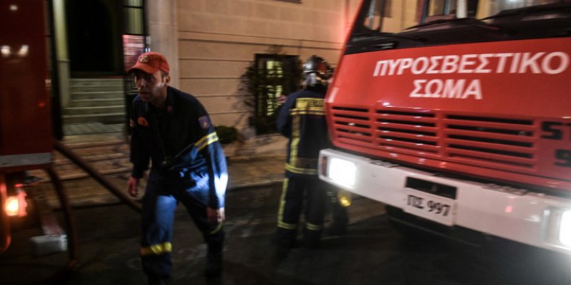 Νεκρή γυναίκα από πυρκαγιά σε διαμέρισμα – Έρευνες για την ταυτότητά της και τα αίτια