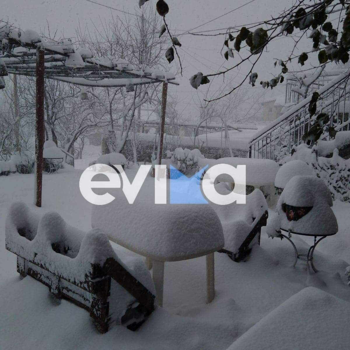 Κακοκαιρία Ελπίς: Θαμμένα στο χιόνι χωριά στην Εύβοια – Που έφτασε το ένα μέτρο το χιόνι