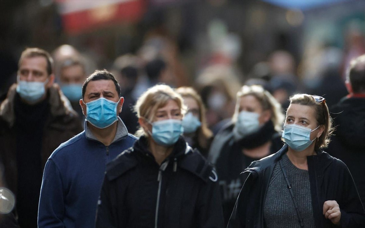 Μετάλλαξη Όμικρον: «Είναι πιθανό η Ευρώπη να πλησιάζει στο τέλος της πανδημίας»