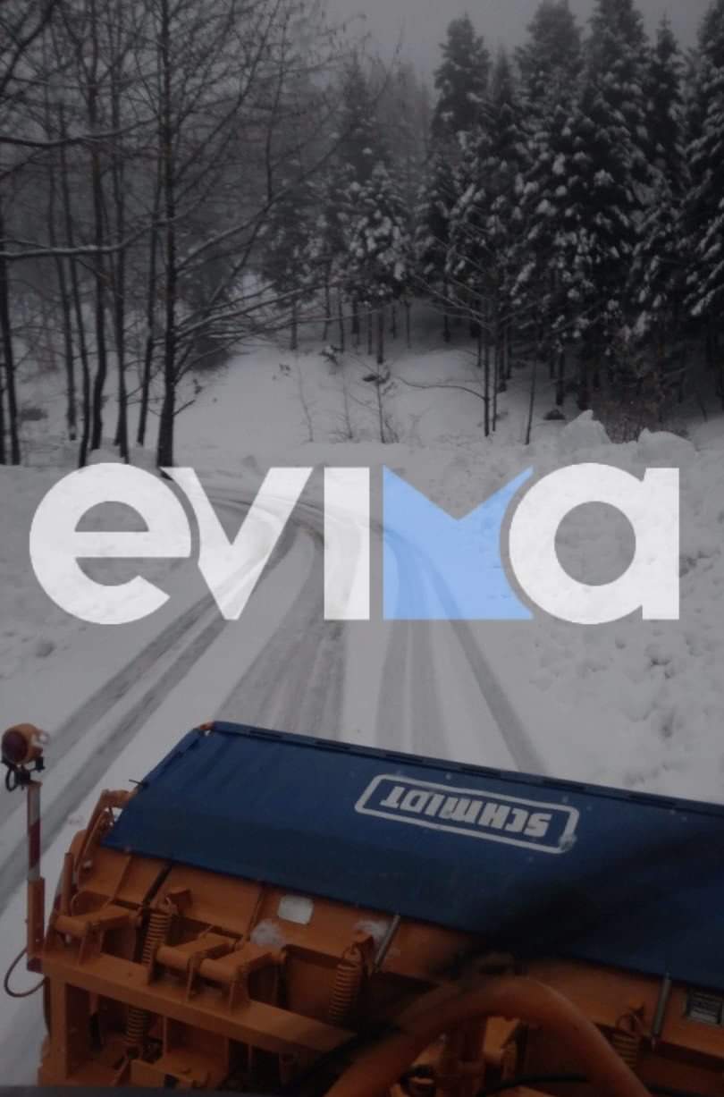 Εύβοια: Χιονίζει στο Μετόχι – Στους δρόμους τα εκχιονιστικά