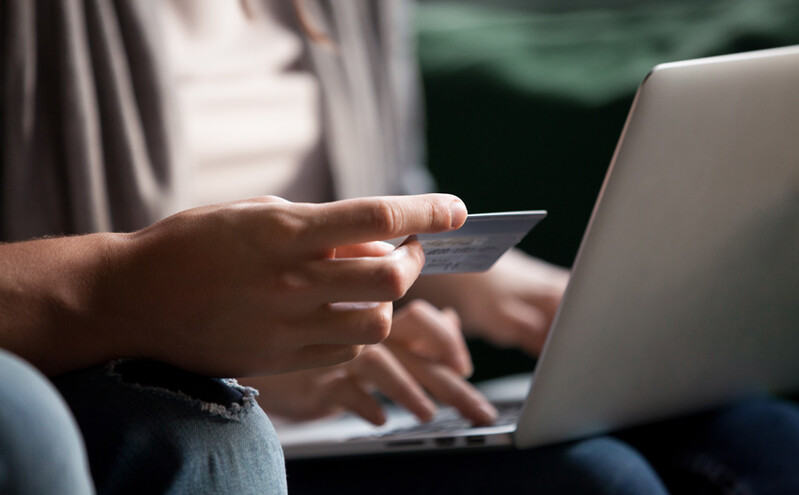 Hλεκτρονικές απάτες: Τι πρέπει να προσέχουμε στις ψηφιακές συναλλαγές