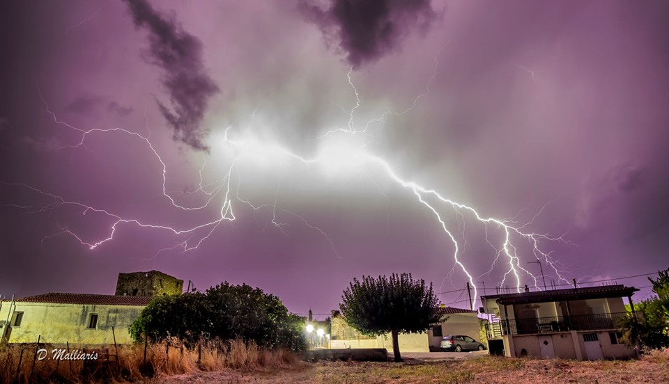 Καιρός: Ισχυρές καταιγίδες στην Εύβοια – Άνοιξαν οι ουρανοί το βράδυ του Σαββάτου