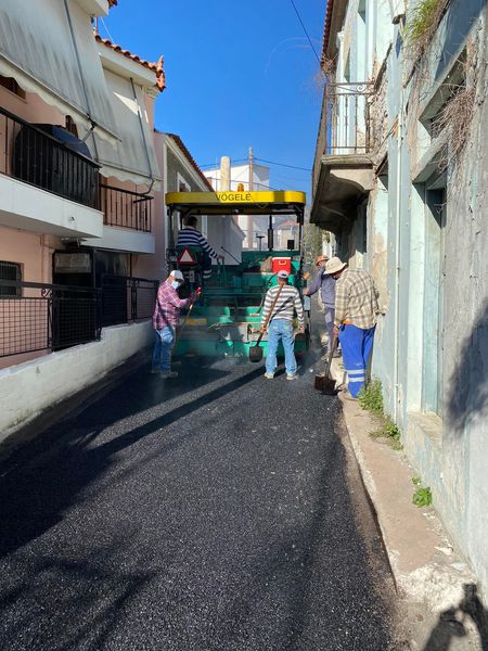 Β. Εύβοια: Έργα ασφαλτόστρωσης στη Λίμνη (pics)