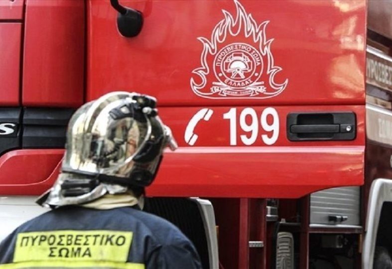 Πρόστιμο 900 ευρώ σε άνδρα που έκαιγε σκουπίδια σε αύλειο χώρο επιχείρησης