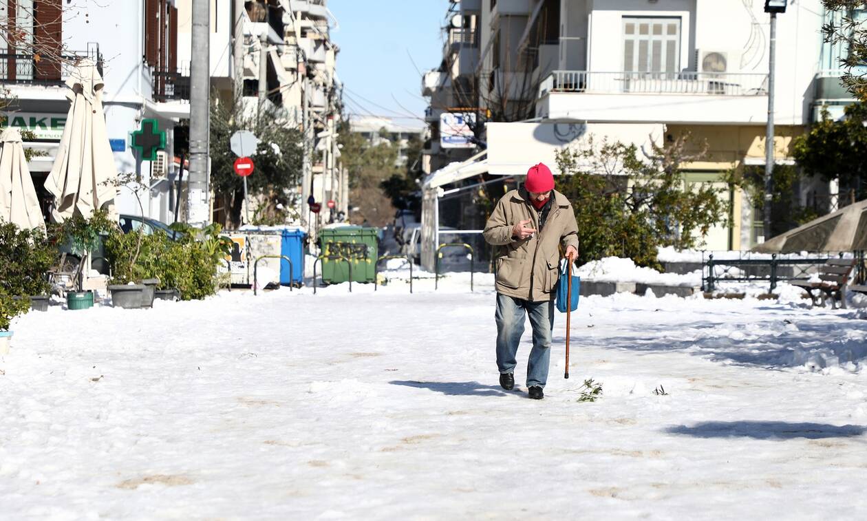 Κακοκαιρία «Ελπίδα»: «Πρέπει να πάω για αιμοκάθαρση, είμαι νεφροπαθής – Περιμένω την Πυροσβεστική»