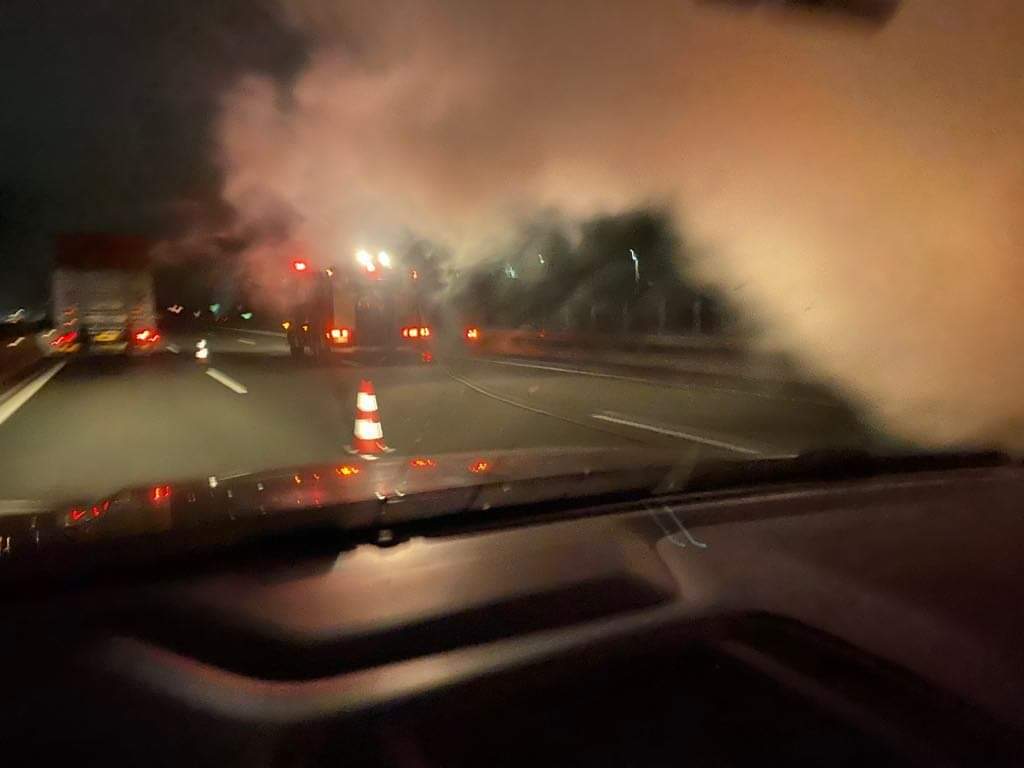 Διακοπή κυκλοφορίας στην Εθνική οδό Αθηνών – Λαμίας – Φορτηγό πήρε φωτιά