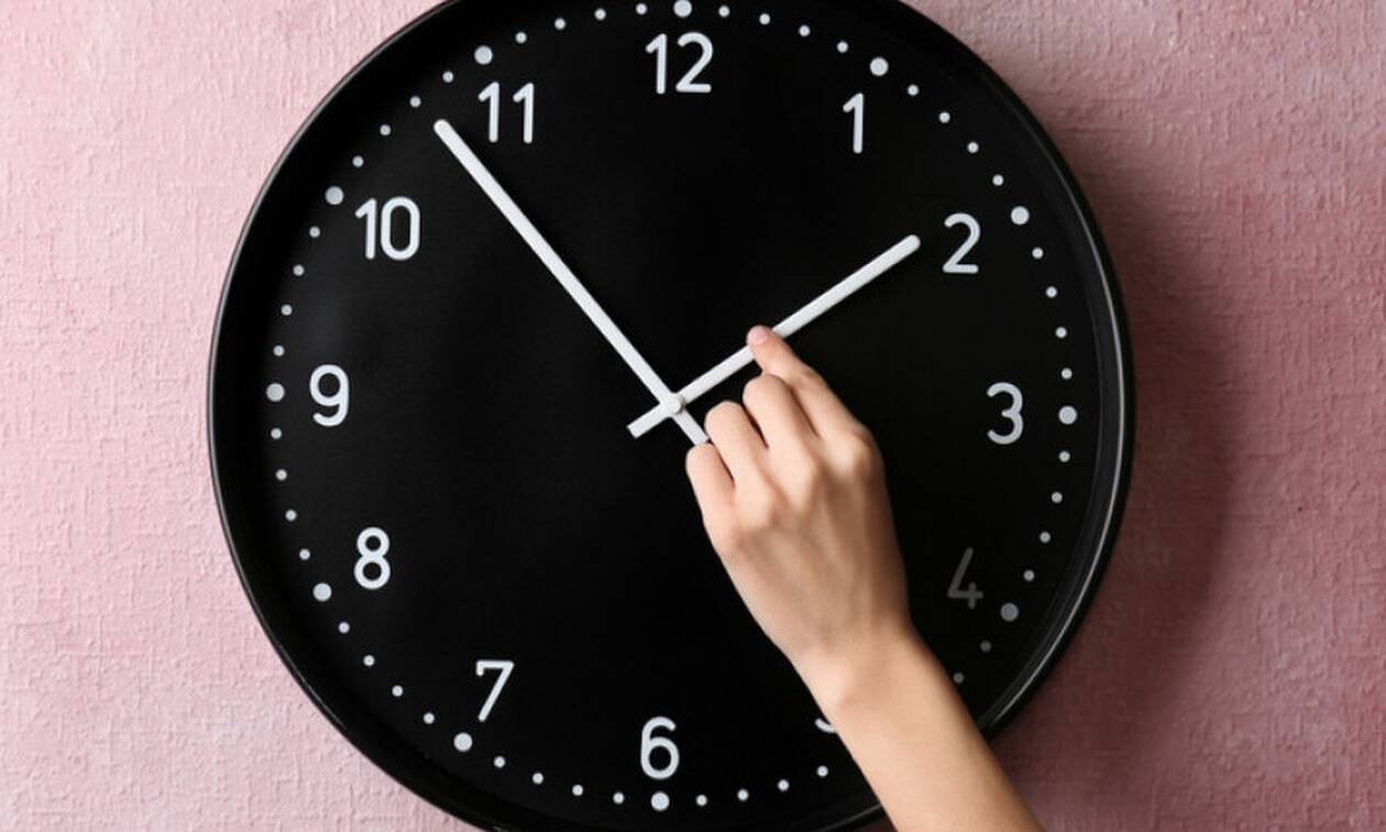 Μετράμε αντίστροφα για την αλλαγή της ώρας – Πότε θα ρυθμίσουμε τα ρολόγια μας μια ώρα μπροστά
