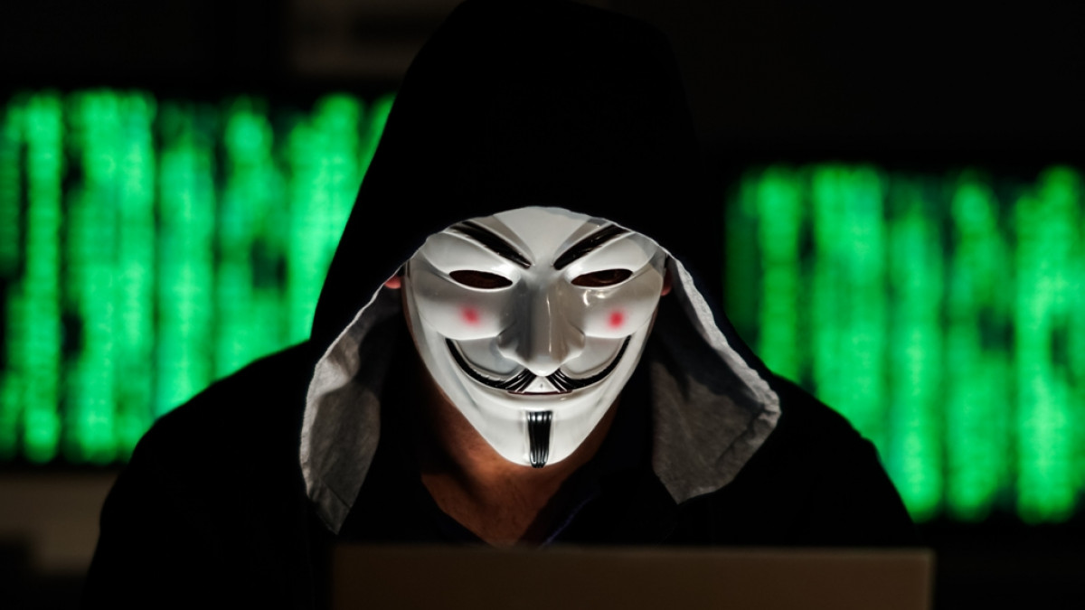 Anonymous: Κήρυξαν «κυβερνοπόλεμο» στη Ρωσία – Χάκαραν την ιστοσελίδα ρωσικού καναλιού