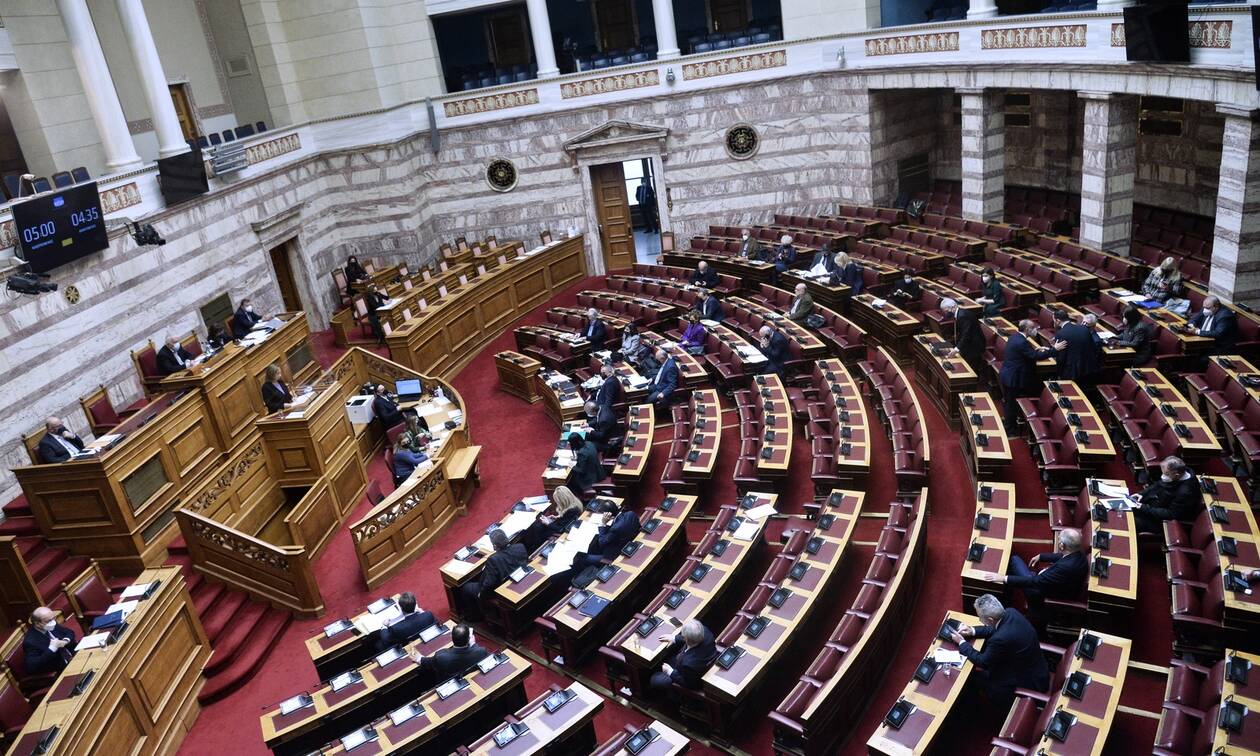 Βουλή: Υπερψηφίστηκε το νομοσχέδιο για τον ΕΦΚΑ