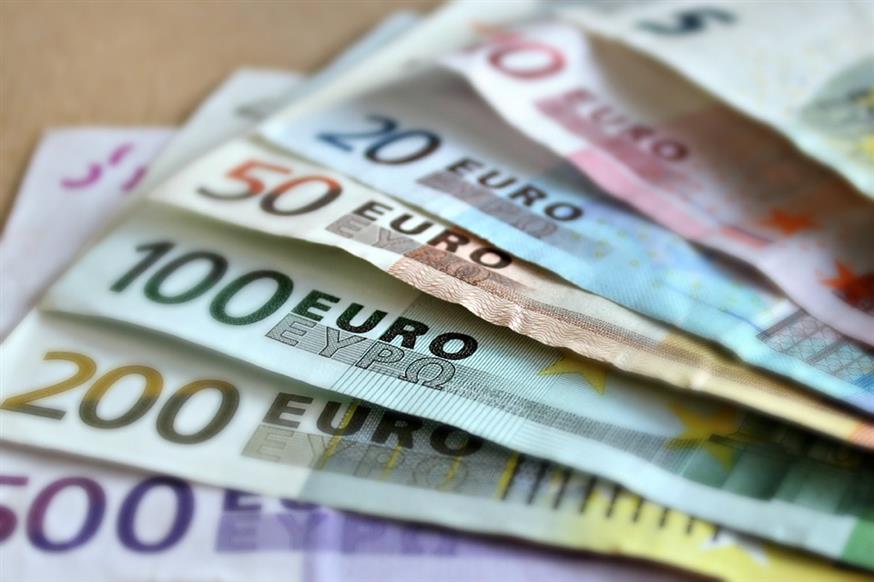 Έκτακτο επίδομα: Ποιοι δικαιούνται 300 ευρώ, πότε θα τα λάβουν