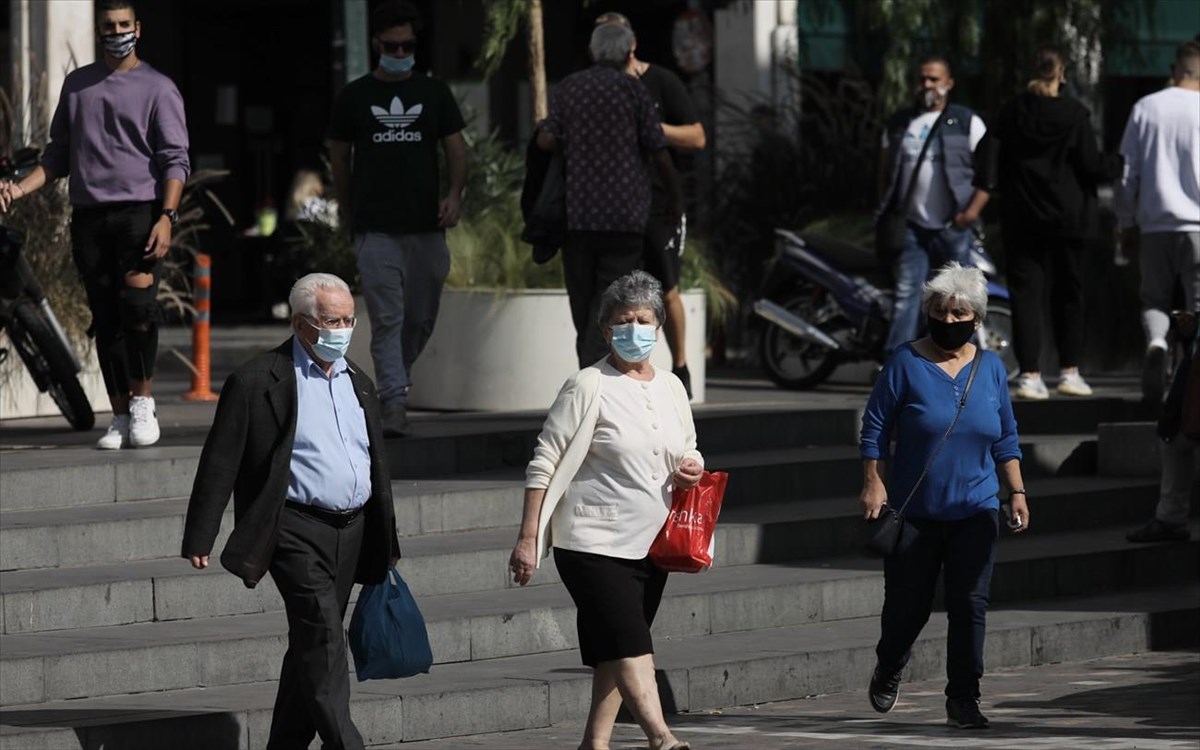 Ανεμβολίαστοι άνω των 60 ετών: Ποιοι εξαιρούνται από το πρόστιμο των 100 ευρώ