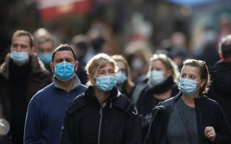 Κορονοϊός: Καμία αλλαγή στη χρήση μάσκας, εισηγείται η Επιτροπή Εμπειρογνωμόνων