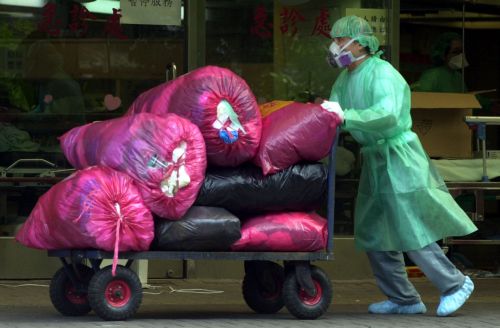 ΠΟΥ: Τεράστιοι όγκοι νοσοκομειακών αποβλήτων λόγω κορονοϊού απειλούν τη δημόσια υγεία