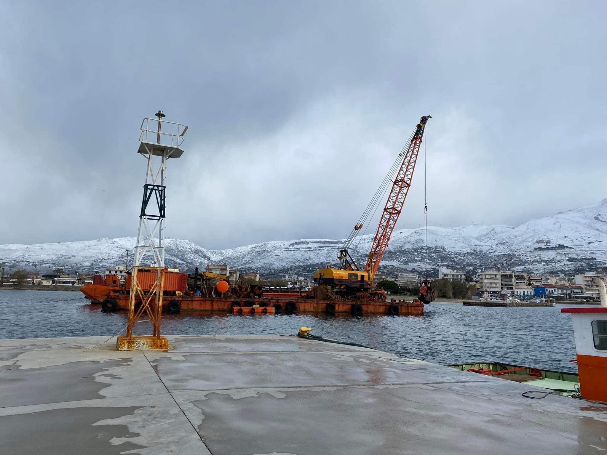 Νότια Εύβοια: Συνεχίζονται οι εργασίες για την εκβάθυνση του λιμένα Καρύστου