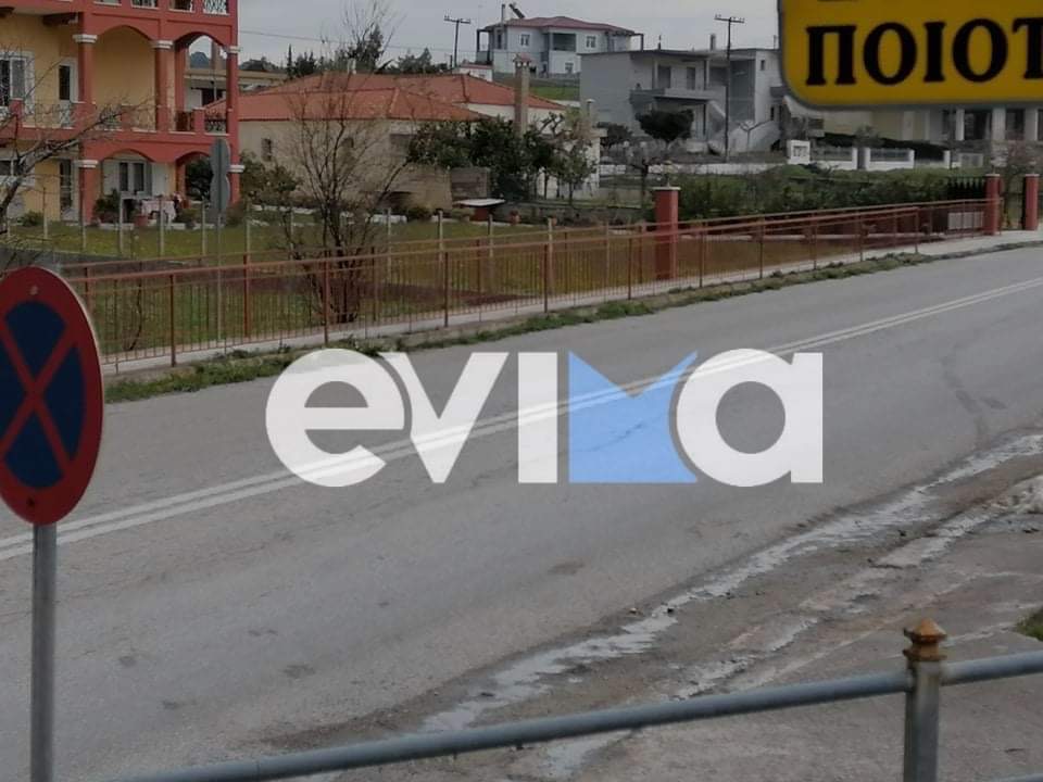 Σοβαρό τροχαίο στην Eύβοια: Αυτοκίνητο παρέσυρε και τραυμάτισε μαθητή στα Κριεζά