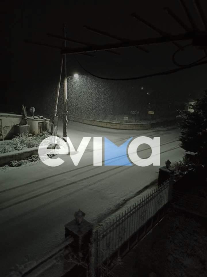 Κακοκαιρία «Φίλιππος» Εύβοια: Σφοδρή χιονόπτωση ΤΩΡΑ στα Κριεζά (pics)
