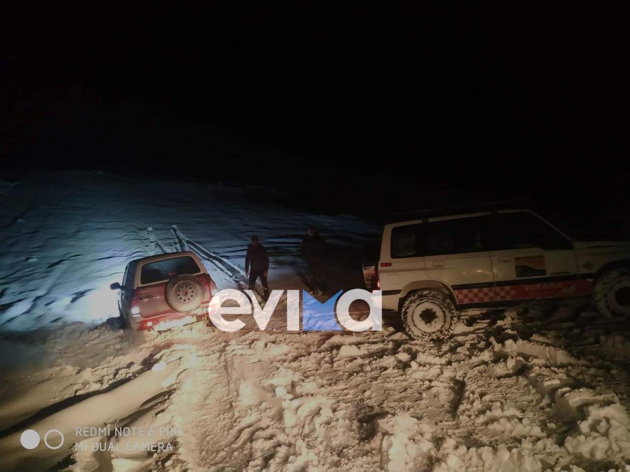 Κακοκαιρία «Φίλιππος»: Συναγερμός στην Εύβοια – Εγκλωβίστηκαν νεαροί στα χιόνια (pics&vid)