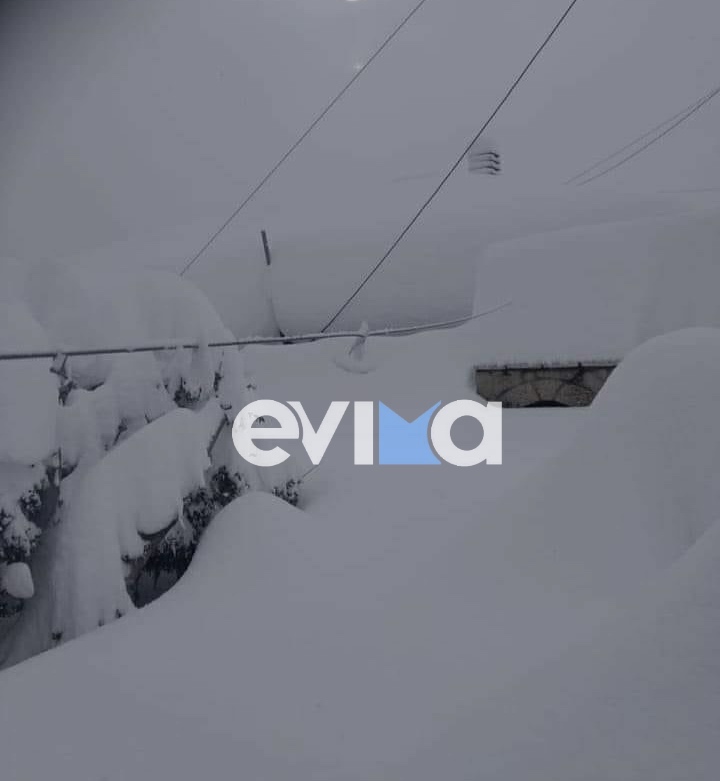 Κακοκαιρία «Φίλιππος»: «Θαμμένα» στο χιόνι τα χωριά της Β. Εύβοιας – Μάχη για να ανοίξουν οι δρόμοι (pics)