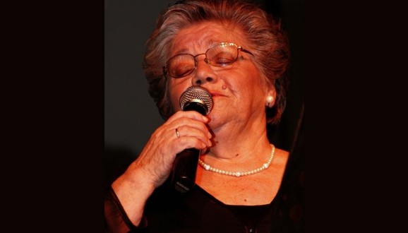 Πέθανε η Ειρήνη Κονιτοπούλου – Λεγάκη: Σίγησε μία από τις μεγάλες φωνές του νησιώτικου τραγουδιού