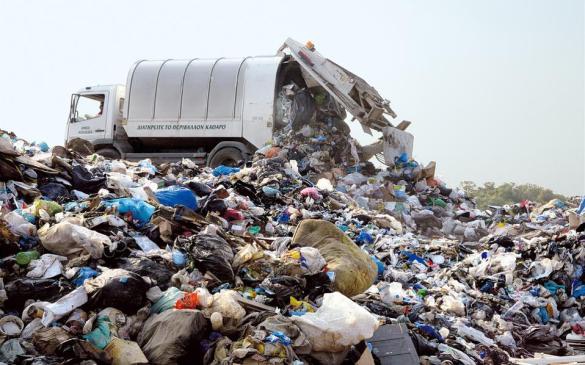 Ο ΦΟΔΣΑ «στήνει» στο τοίχο τη δήμαρχο Χαλκίδεων για τα σκουπίδια