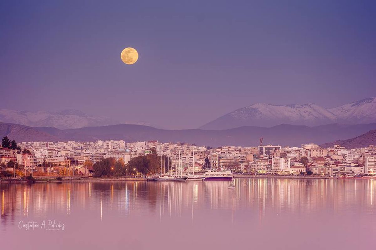 Πανσέληνος Απριλίου: Πότε θα εμφανιστεί το «Ροζ Φεγγάρι»