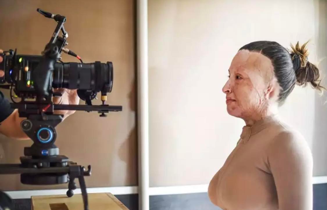 Ιωάννα Παλιοσπύρου: Νέες φωτογραφίες χωρίς τη μάσκα