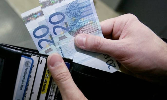 Κατώτατος μισθός: Στα 713 ευρώ από αύριο 1η Μαΐου
