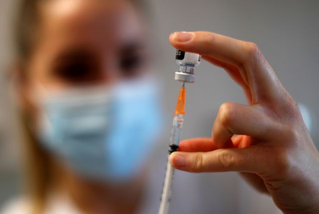 Κορωνοϊός: Από Οκτώβριο και σε 2 φάσεις τα επικαιροποιημένα εμβόλια