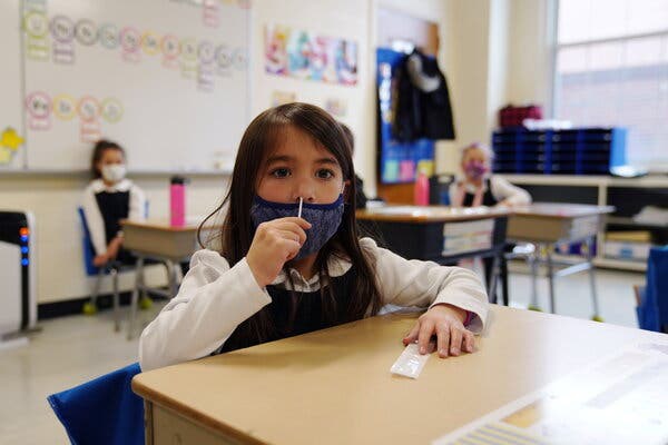 Σχολεία: Πρεμιέρα σήμερα με μάσκες αλλά χωρίς self test στα σχολεία
