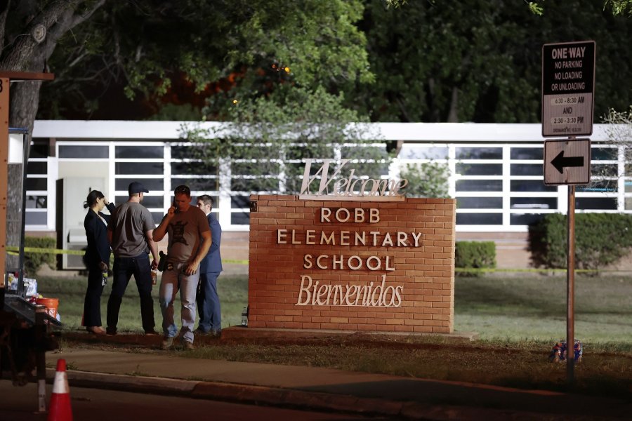 Παγκόσμιο ΣΟΚ από το μακελειό στο Τέξας: Ένας 18χρονος σκότωσε 19 μαθητές δημοτικού, 22 συνολικά οι νεκροί
