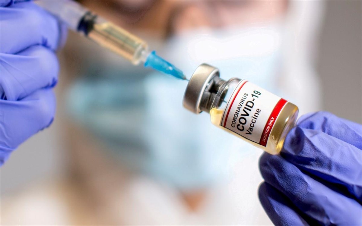 Νέα έρευνα για τον κορονοϊό: Οι πλήρως εμβολιασμένοι είναι λιγότερο μεταδοτικοί