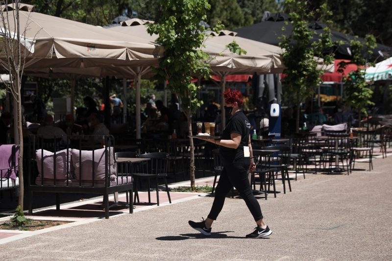 Μέτρα προστασίας των εργαζομένων στον καύσωνα ζητά το Εργατικό Κέντρο Ευβοίας