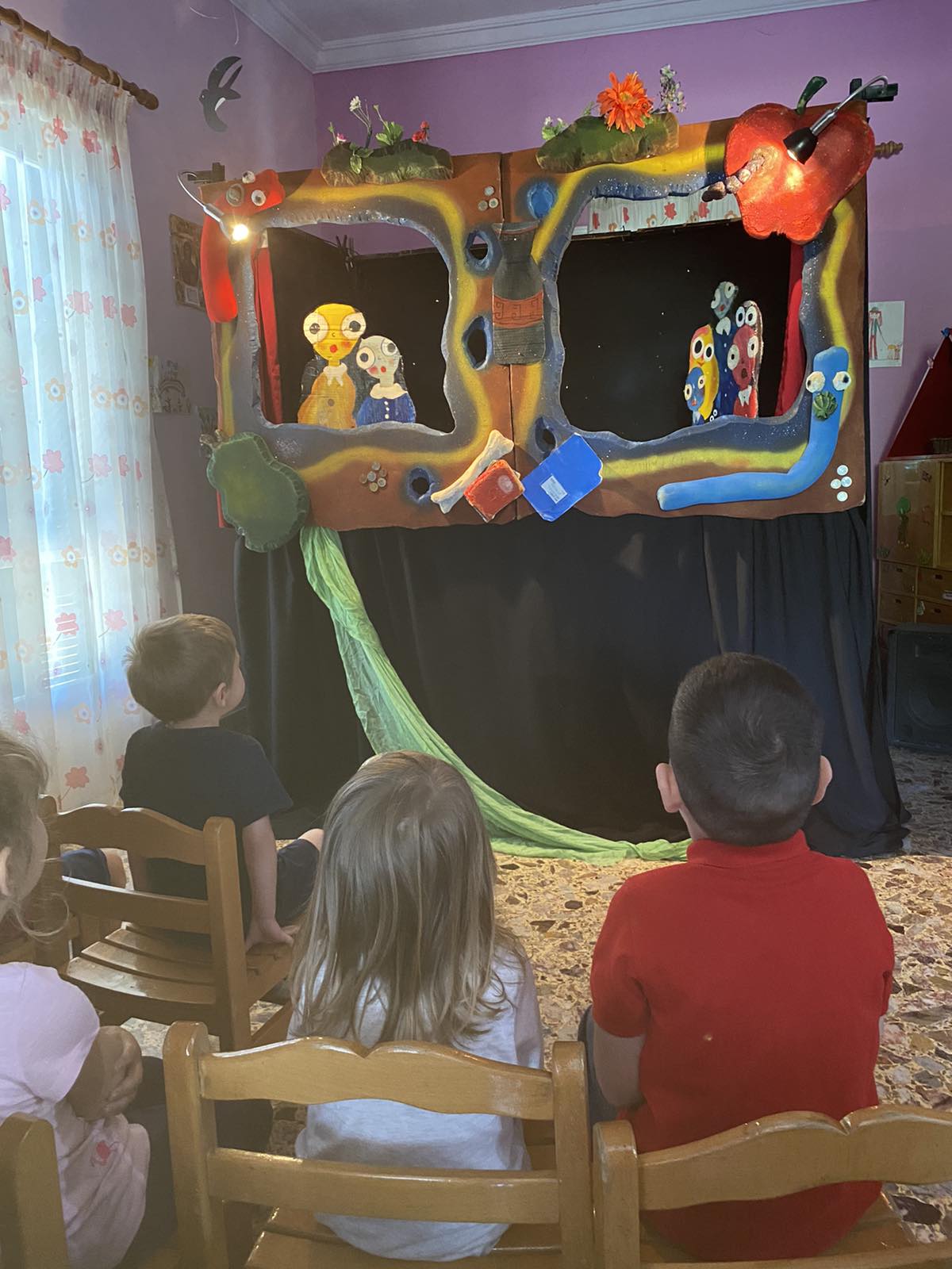 Εύβοια – Χαλκίδα: Κουκλοθέατρο για τα παιδιά των Παιδικών Σταθμών