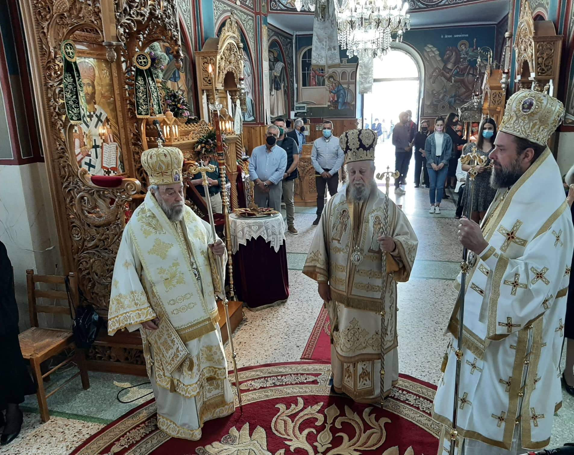 Αρχιερατικό Συλλείτουργο στον Άγιο Ιωάννη Αλιβερίου.