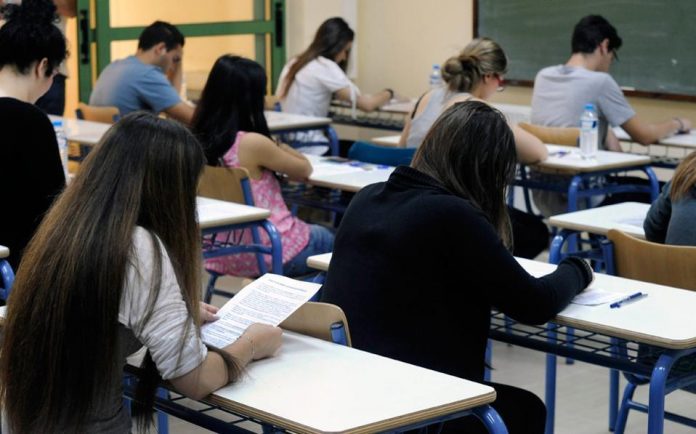 Μαθήματα τέλος για τα Λύκεια: Πότε ξεκινούν οι εξετάσεις, τι ισχύει για Γυμνάσια και Δημοτικά