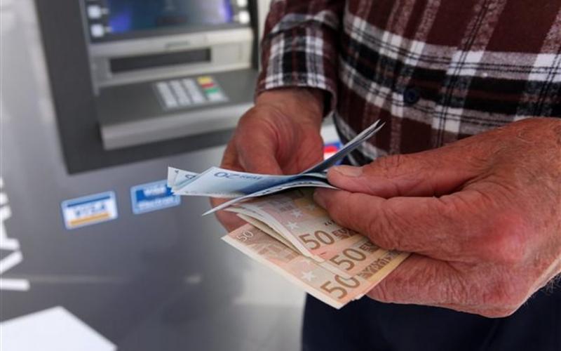 Συντάξεις: Επαναφέρουν» τη 13η σύνταξη – Ποιοι θα πάρουν μπόνους έως 500 ευρώ