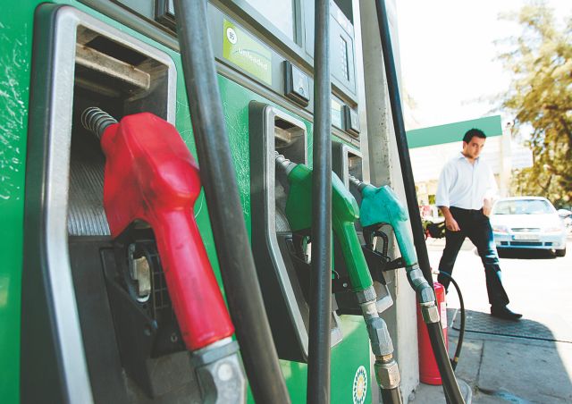 Καύσιμα: «Πονοκέφαλος» με την Βενζίνη – Έφτασε πάνω από τα 2,8 ευρώ
