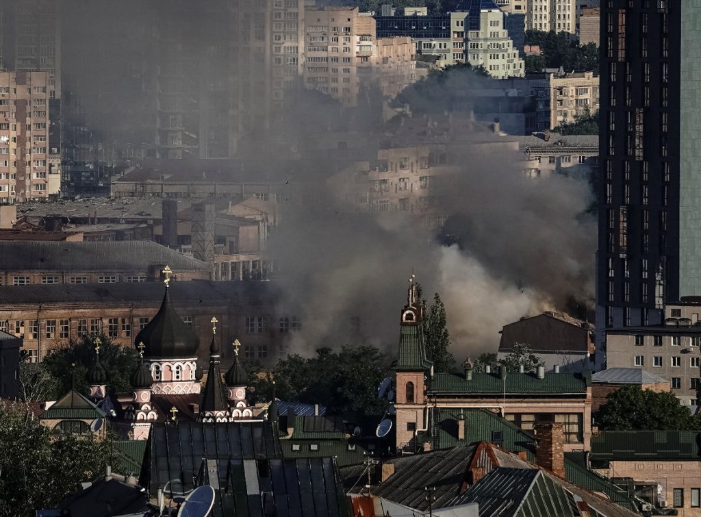 Κίεβο: Χτυπήθηκε κτήριο κοντά στο σπίτι υπαλλήλου της Ελληνικής Πρεσβείας – Τι αναφέρουν διπλωματικές πηγές